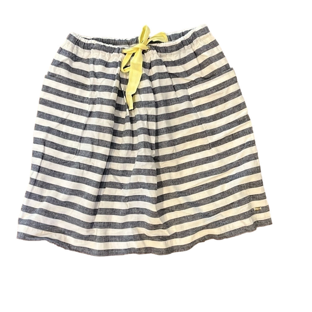 Tommy Hilfiger skirt, size 2 🔵